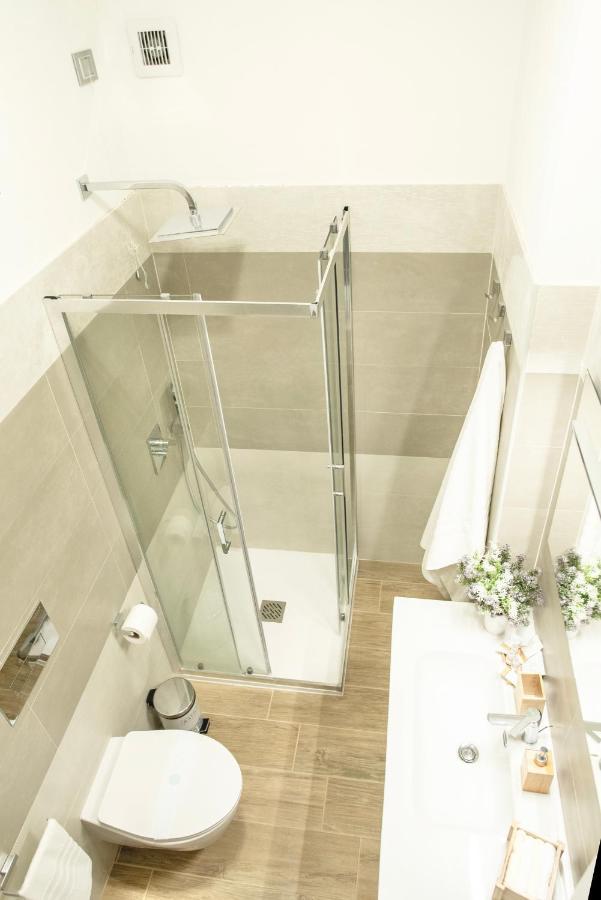 Bellini Lorenz Apartment กาญารี ภายนอก รูปภาพ